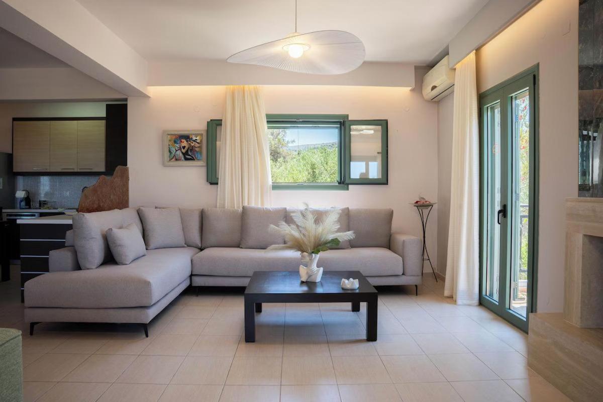 Villa Kyveli Loutra Exteriör bild